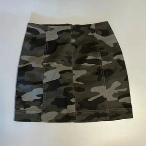 Jolt camouflage skirt size 7/28